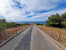 18: 120221001_120608_1920